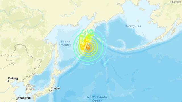 Países del Pacífico sur emiten alertas de tsunami y evacuan zonas costeras tras terremoto en Rusia