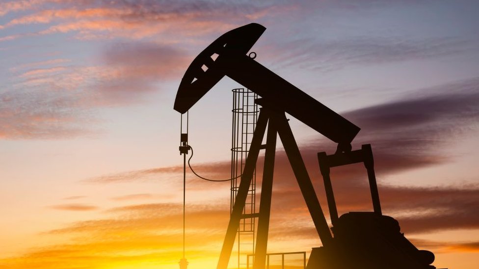 El petróleo de Texas cae un 2.15% tras amenaza de Trump a Rusia con aranceles del 100 %