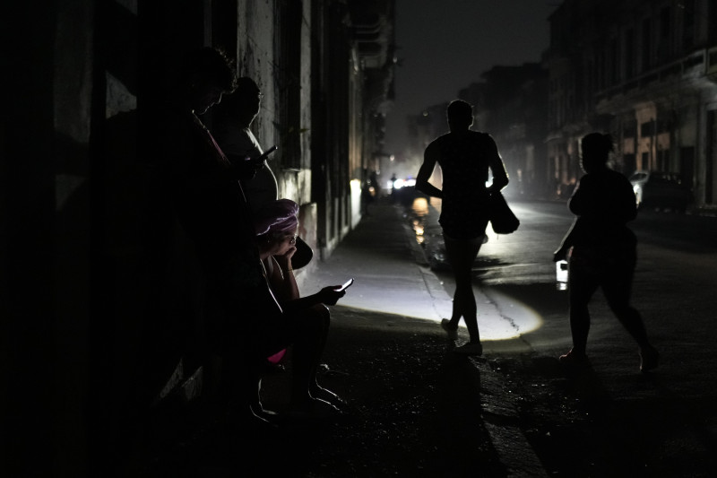 Crisis energética dejará al 42 % de Cuba con apagones simultáneos este sábado