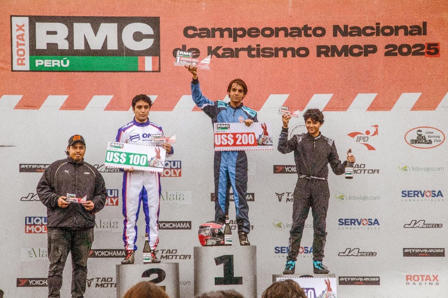 Manuel Troncoso se impone con autoridad en Perú