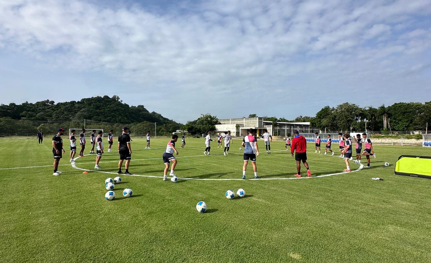 Sub-15 Masculina continúa aceitando la máquina para el Campeonato de Concacaf