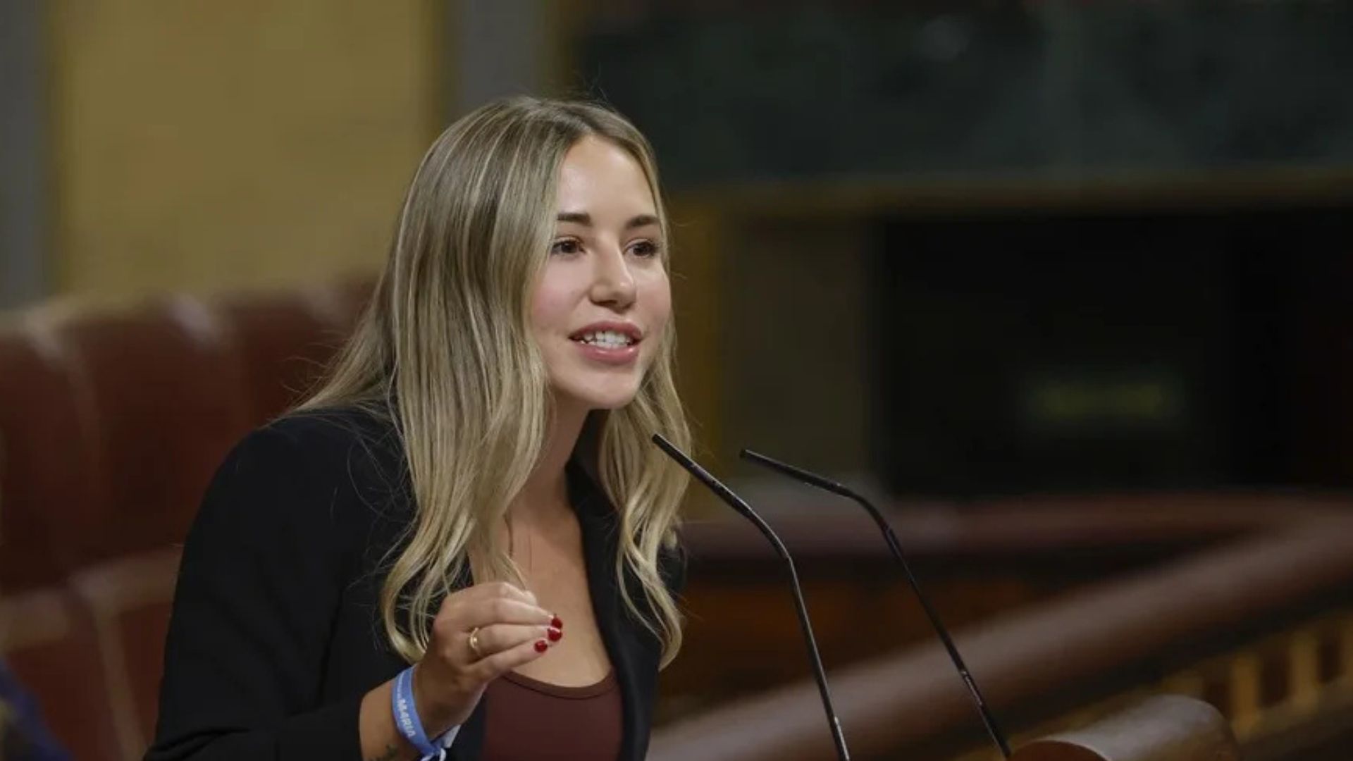 Dimite una diputada española por presuntos datos falsos sobre su formación académica