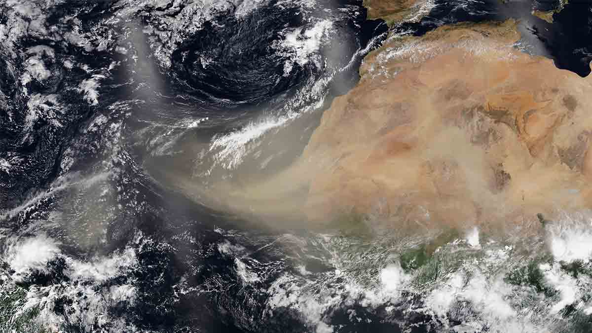 ¿Lluvias esta tarde pese al sol matutino? Polvo sahariano y vaguada incidirán en el clima este domingo