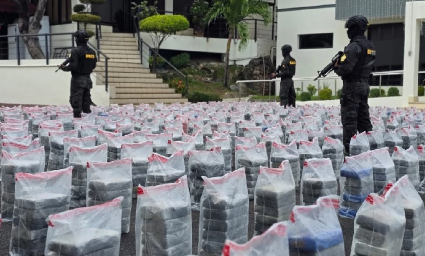 Incautan más de 1.5 toneladas de cocaína en Pedernales; arrestan a tres dominicanos y un colombiano