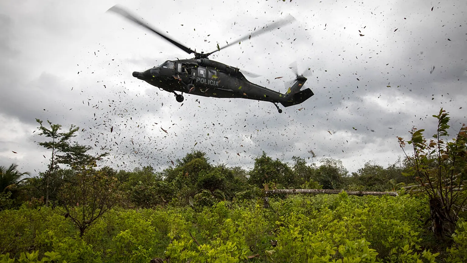 Asciende a 13 el número de policías colombianos muertos en ataque contra un helicóptero