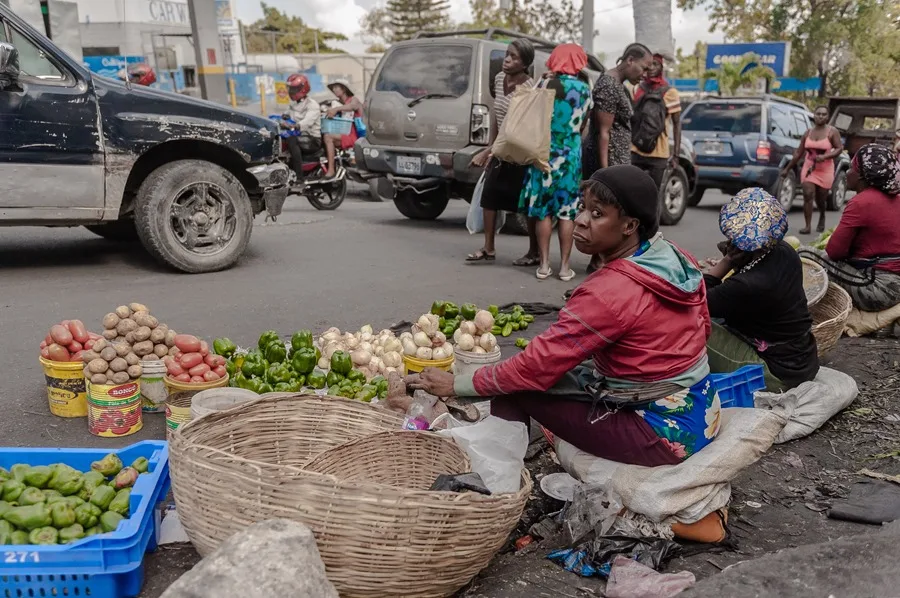 ¿Por qué bajan los precios globales de alimentos y suben en RD?