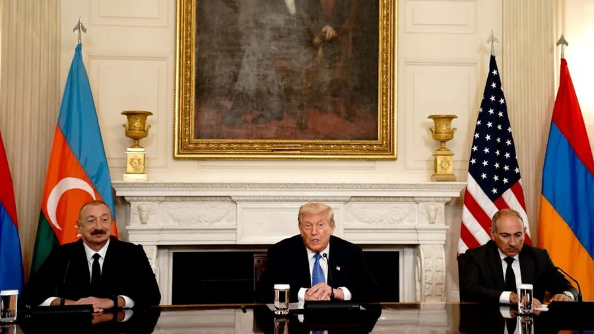 Armenia y Azerbaiyán firman ante Trump un acuerdo para poner fin a su conflicto
