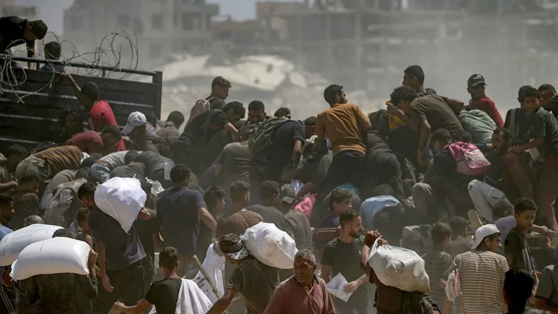 Mueren ocho palestinos mientras trataban de recibir alimentos