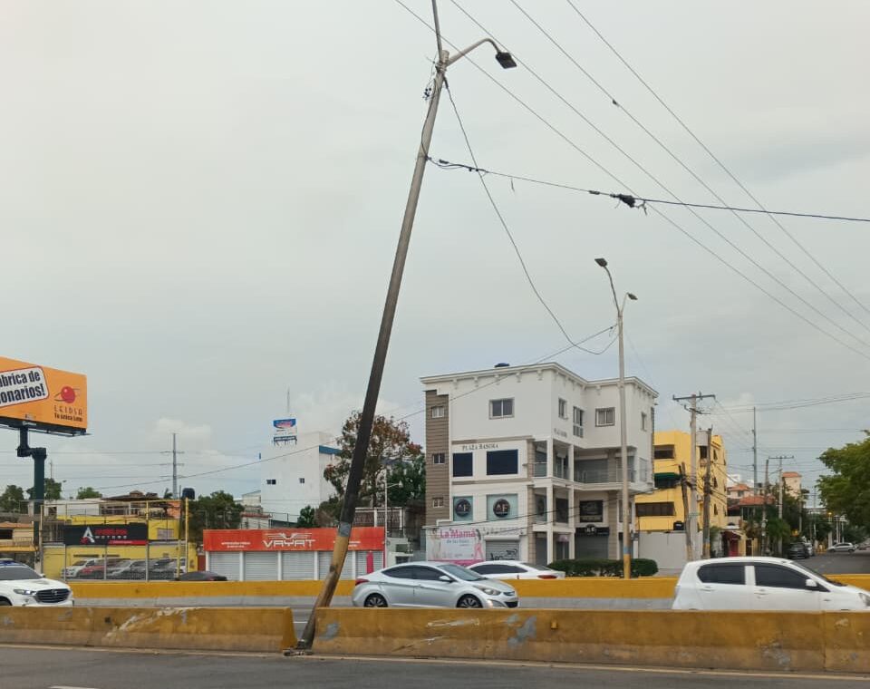 Obras Públicas anuncia cierre del túnel de Las Américas tras impacto a poste eléctrico 