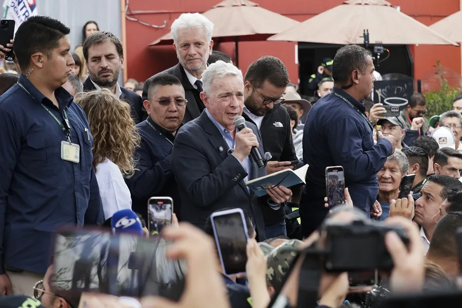 Álvaro Uribe renuncia a prescripción del proceso por el que fue condenado