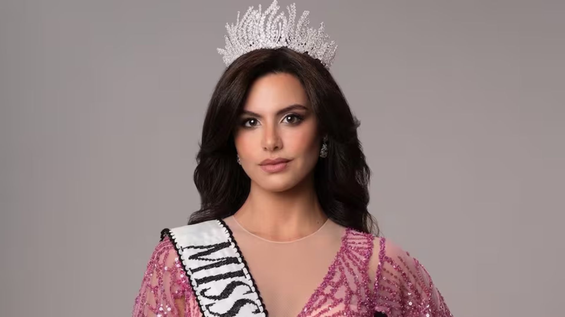 Palestina hace historia con su primera representante en Miss Universo