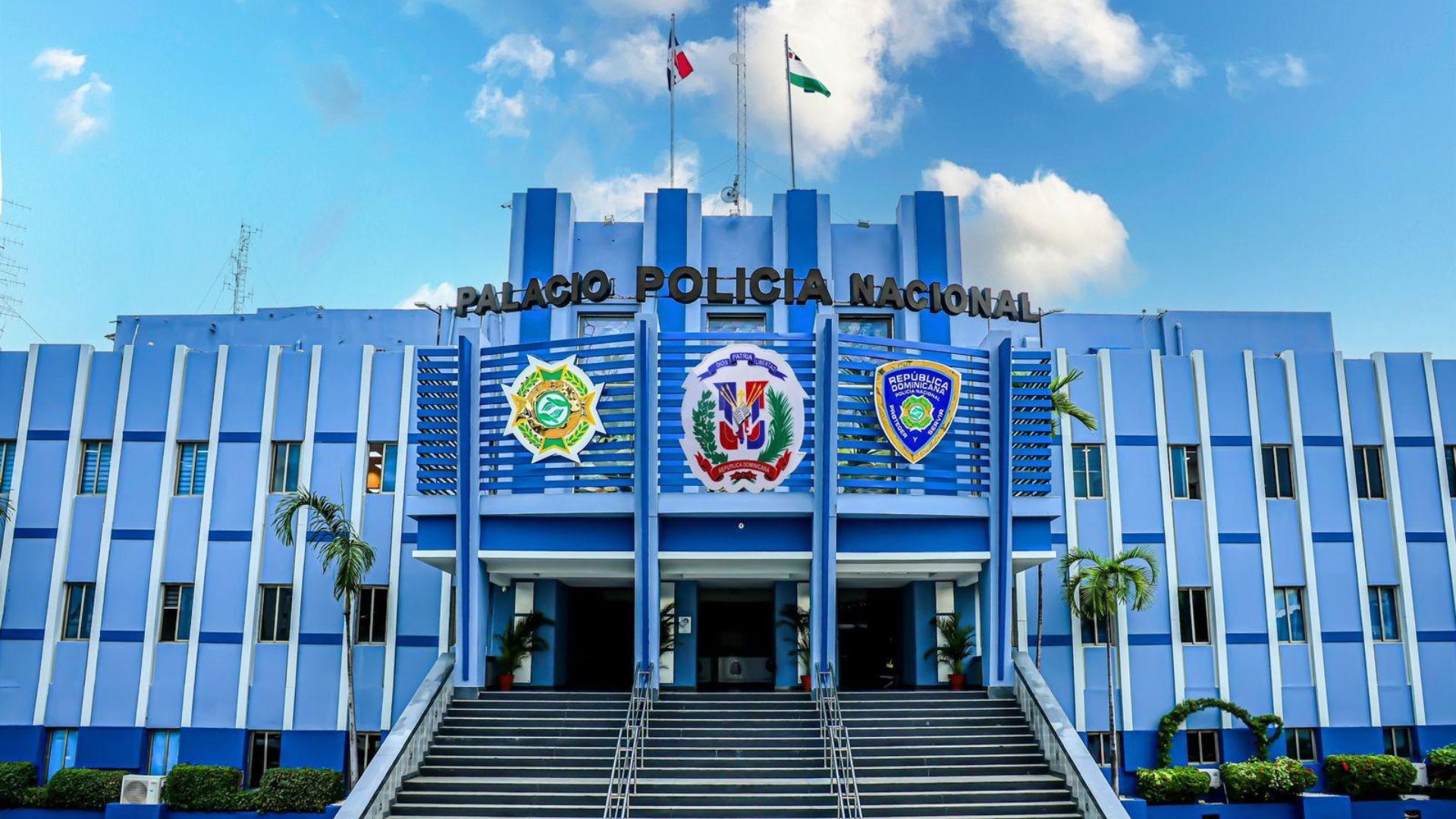 Mujer envenena a sus tres hijos y luego se quita la vida en el Ensanche Isabelita