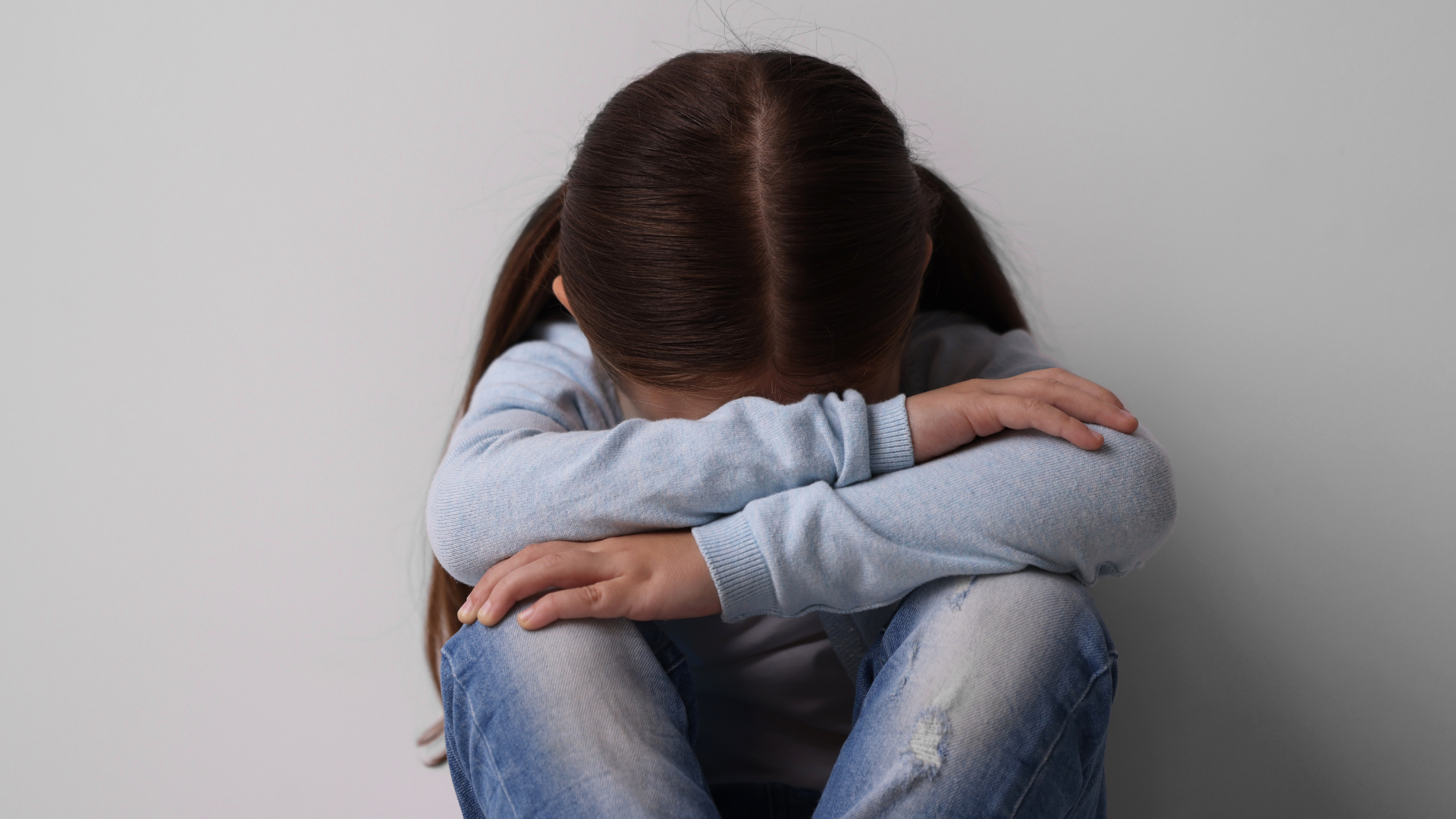 Gritar o insultar a los niños tiene un impacto similar al abuso físico en la salud mental de adultos
