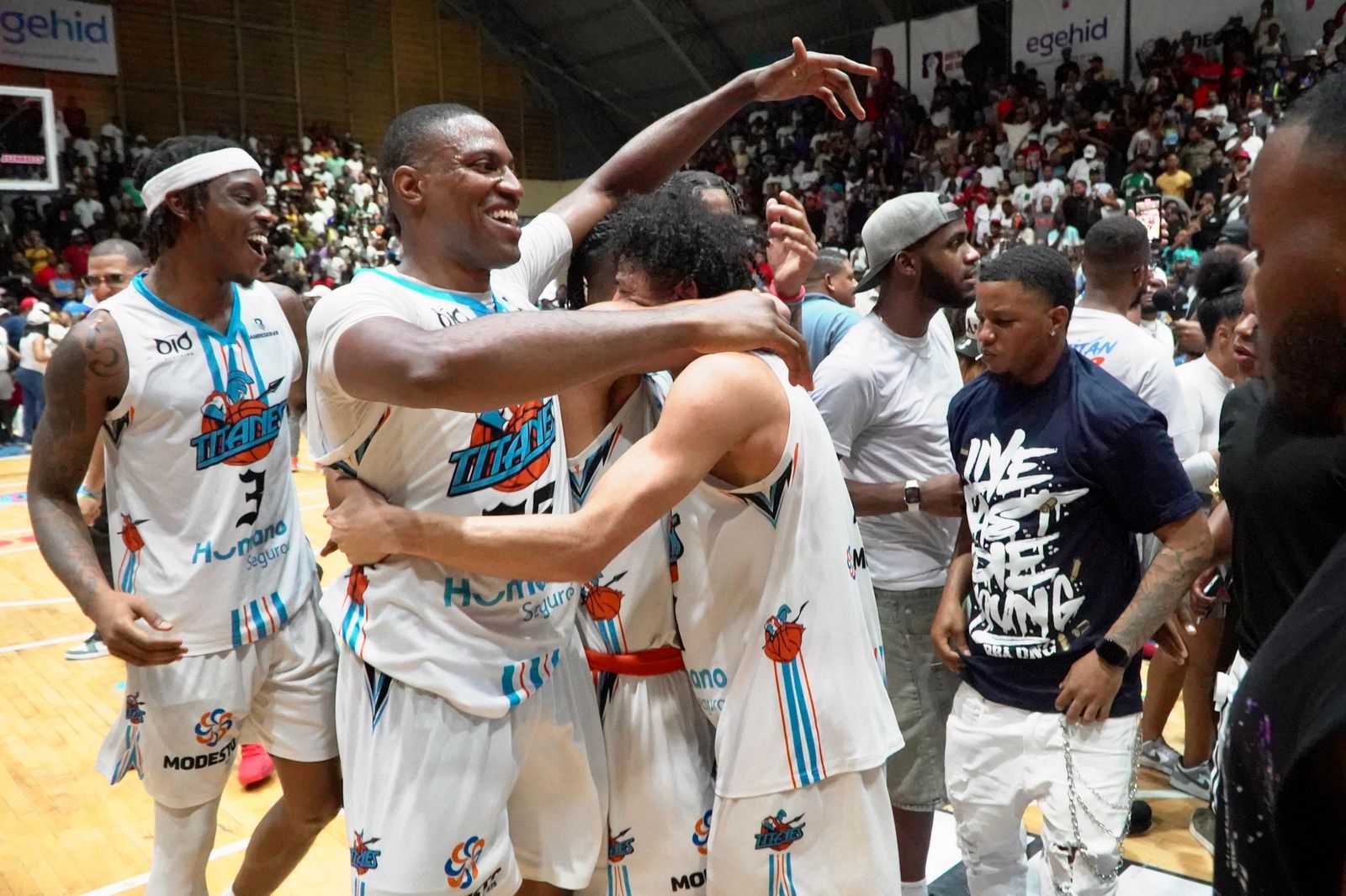 Los Titanes logran el bicampeonato con barrida ante Metros