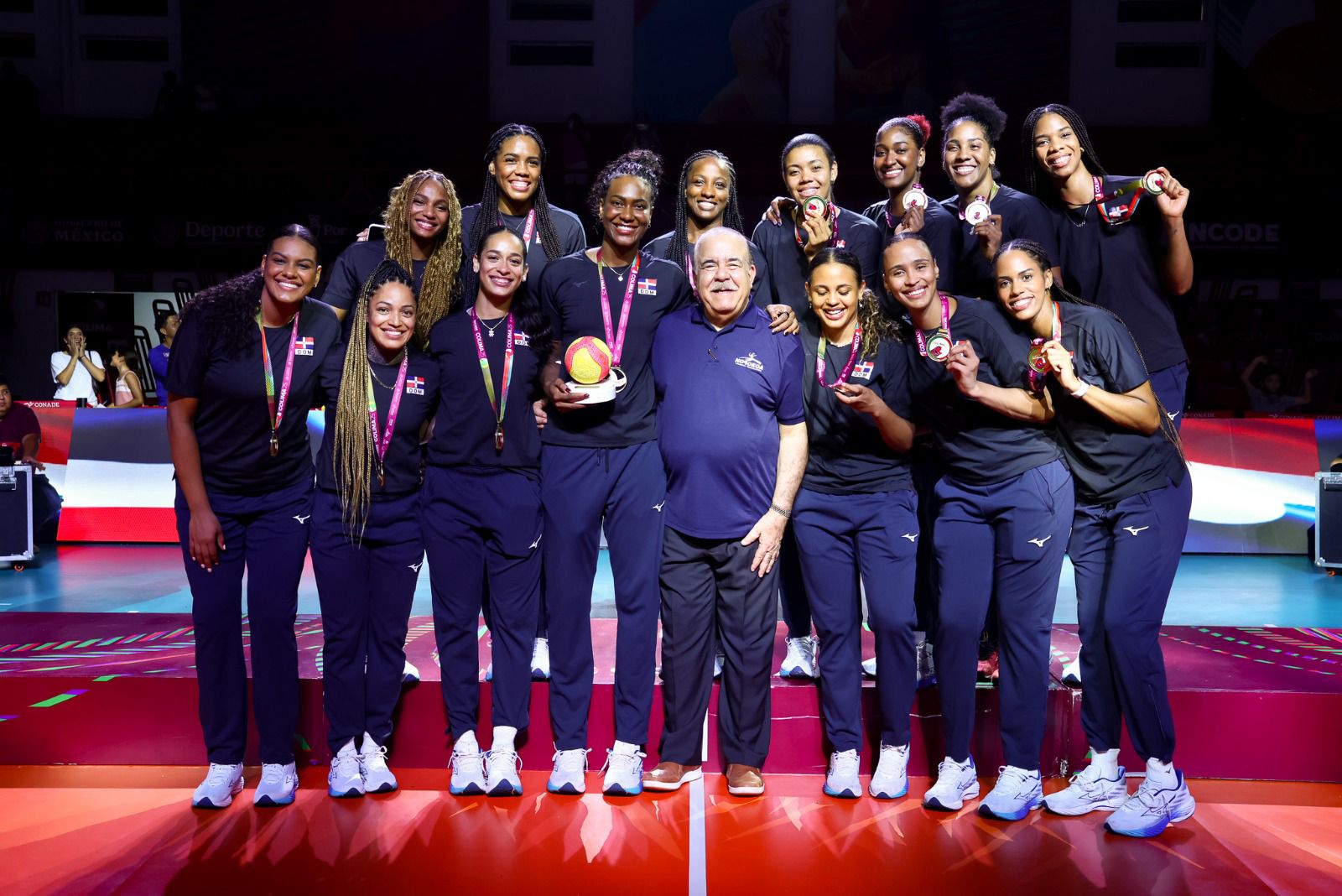 Voleibol RD entrena en Tailandia