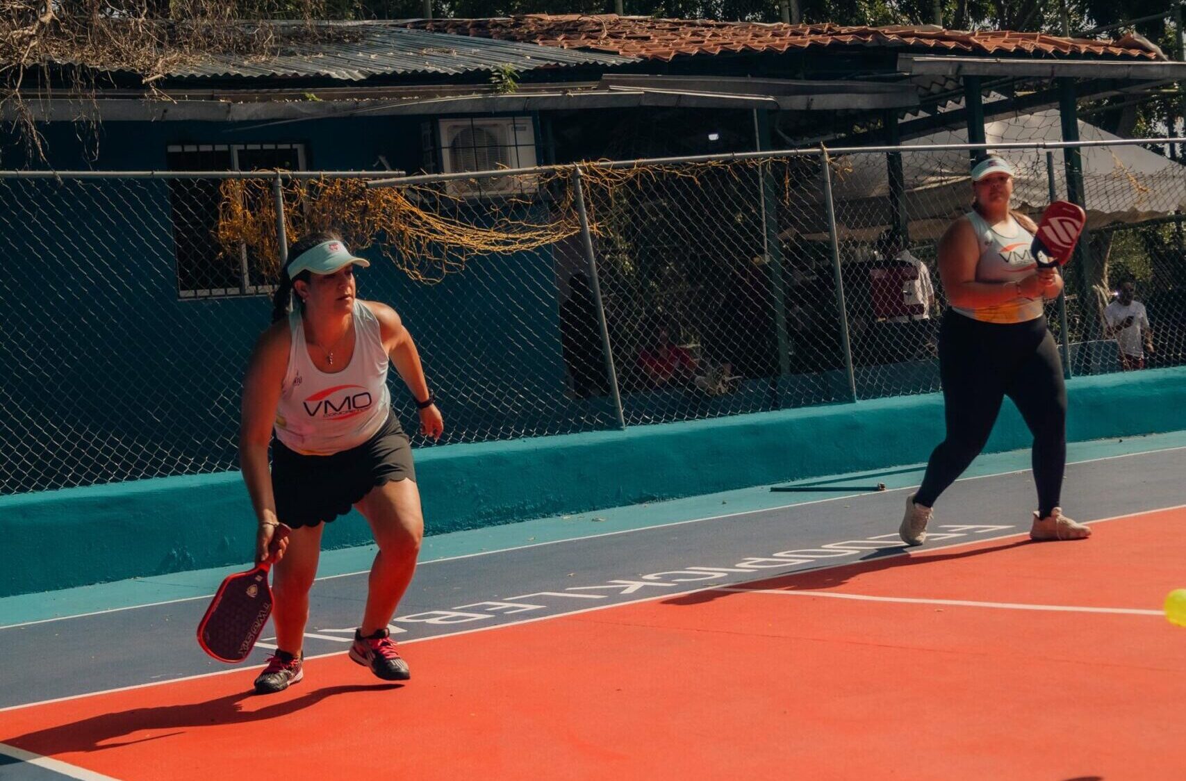 Celebran en Santo Domingo el primer torneo femenino de pickleball