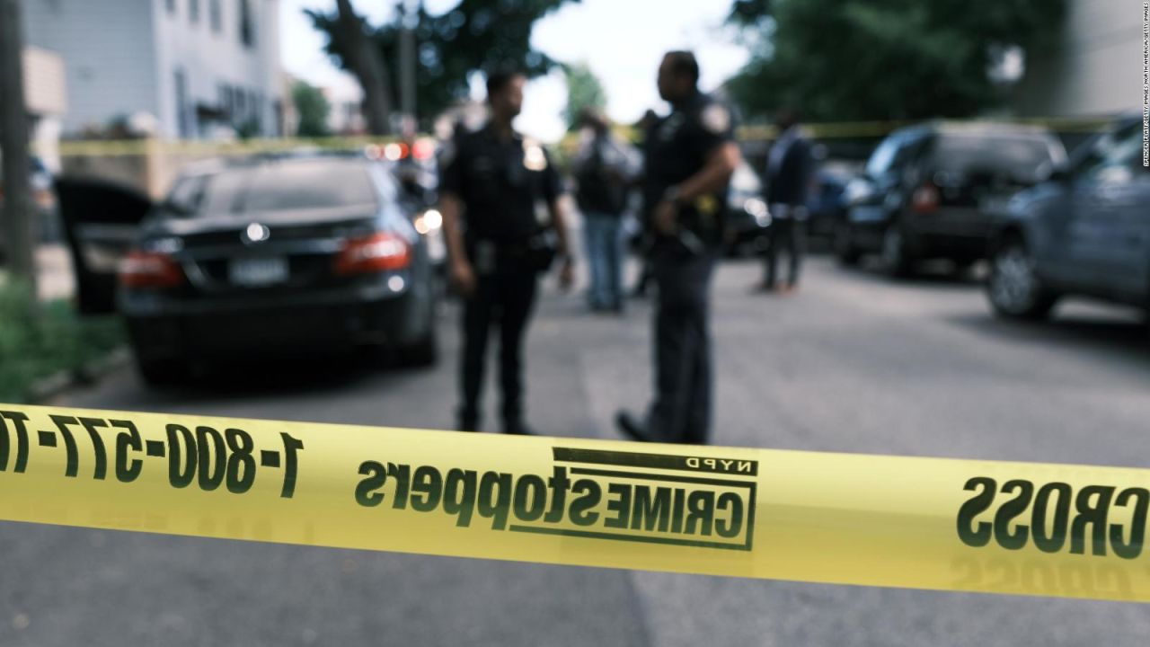 FBI: asesinatos en EE. UU. bajaron 14.9 % y delitos violentos cayeron en 2024