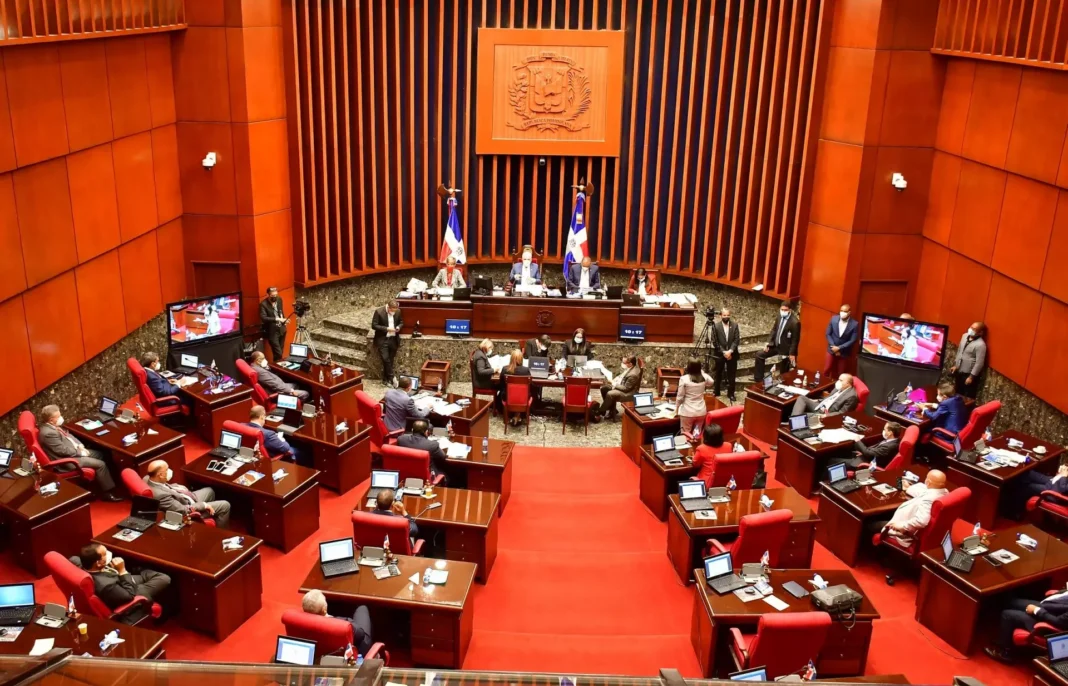 Senado aprueba aumentar deuda pública con otros RD$10,627 millones