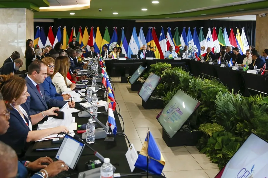 La CELAC convoca a una reunión de urgencia por despliegue militar de EE. UU. en el Caribe