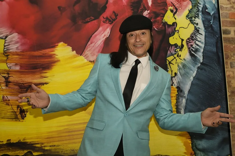 Elvis Crespo asegura que está en su mejor momento: «Mi misión es ser y hacer feliz»