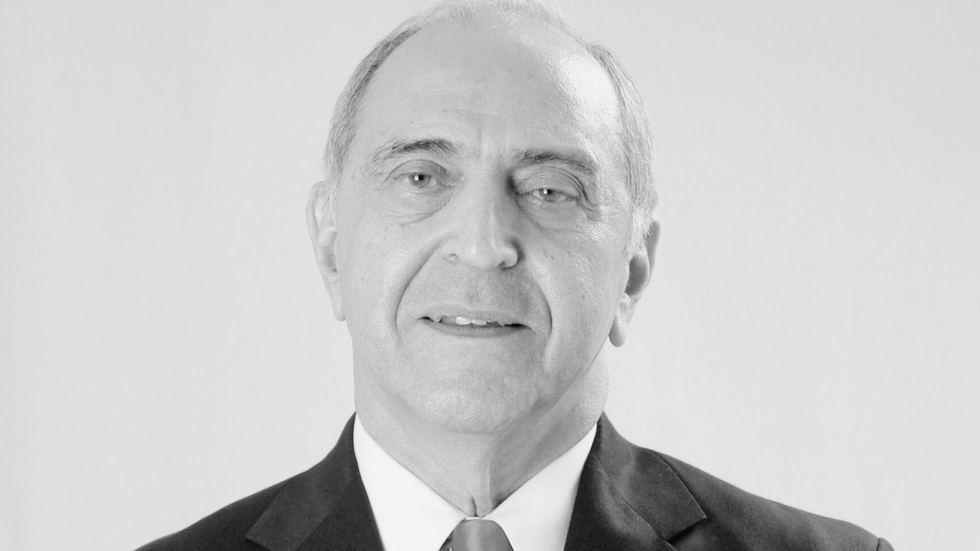 Muere Guillermo Caram Herrera, exgobernador del Banco Central