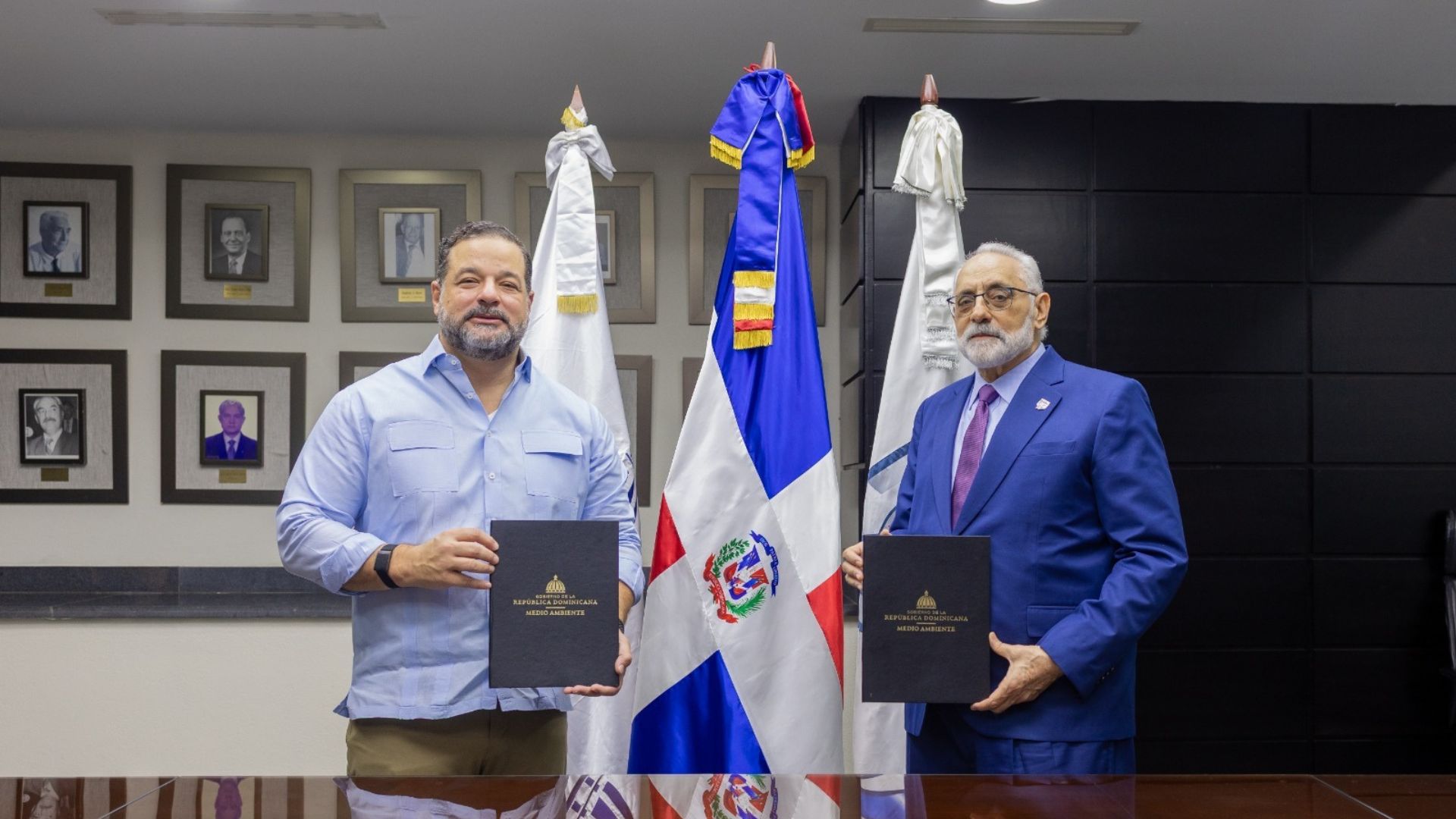 Ministerio de Medio Ambiente y Lidom firman acuerdo para promover el reciclaje de residuos
