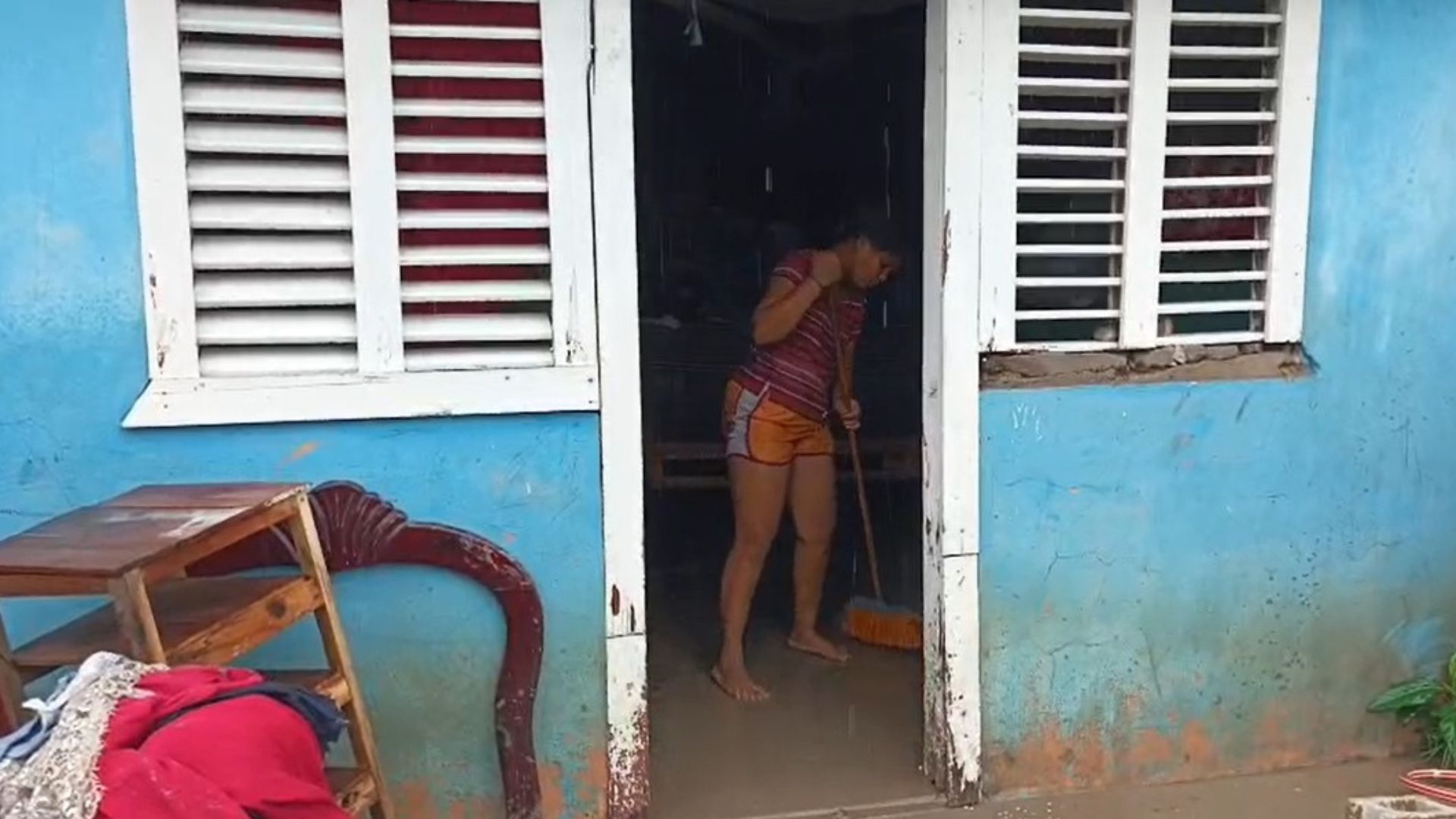 Lluvias intensas causan daños en más de 350 viviendas y obligan a evacuar a casi 1,800 personas