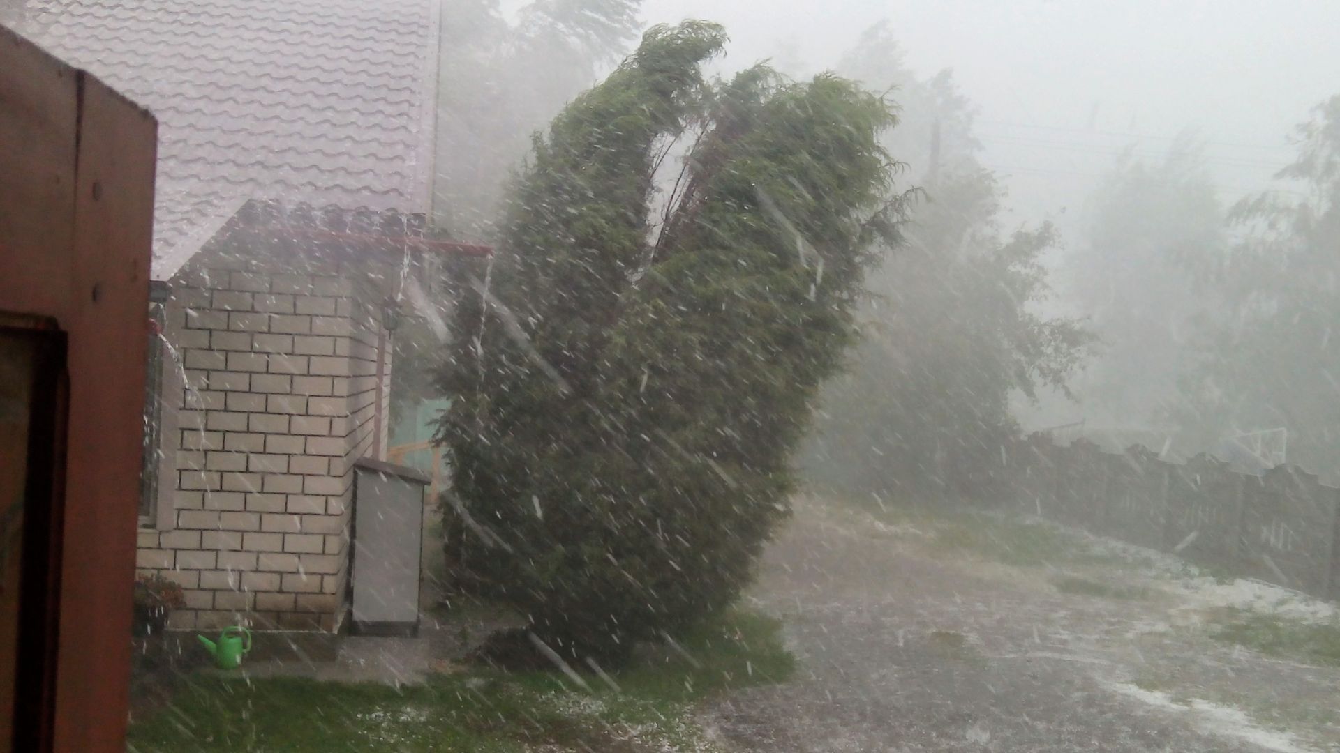 COE coloca 10 provincias en alerta amarilla por fuertes lluvias