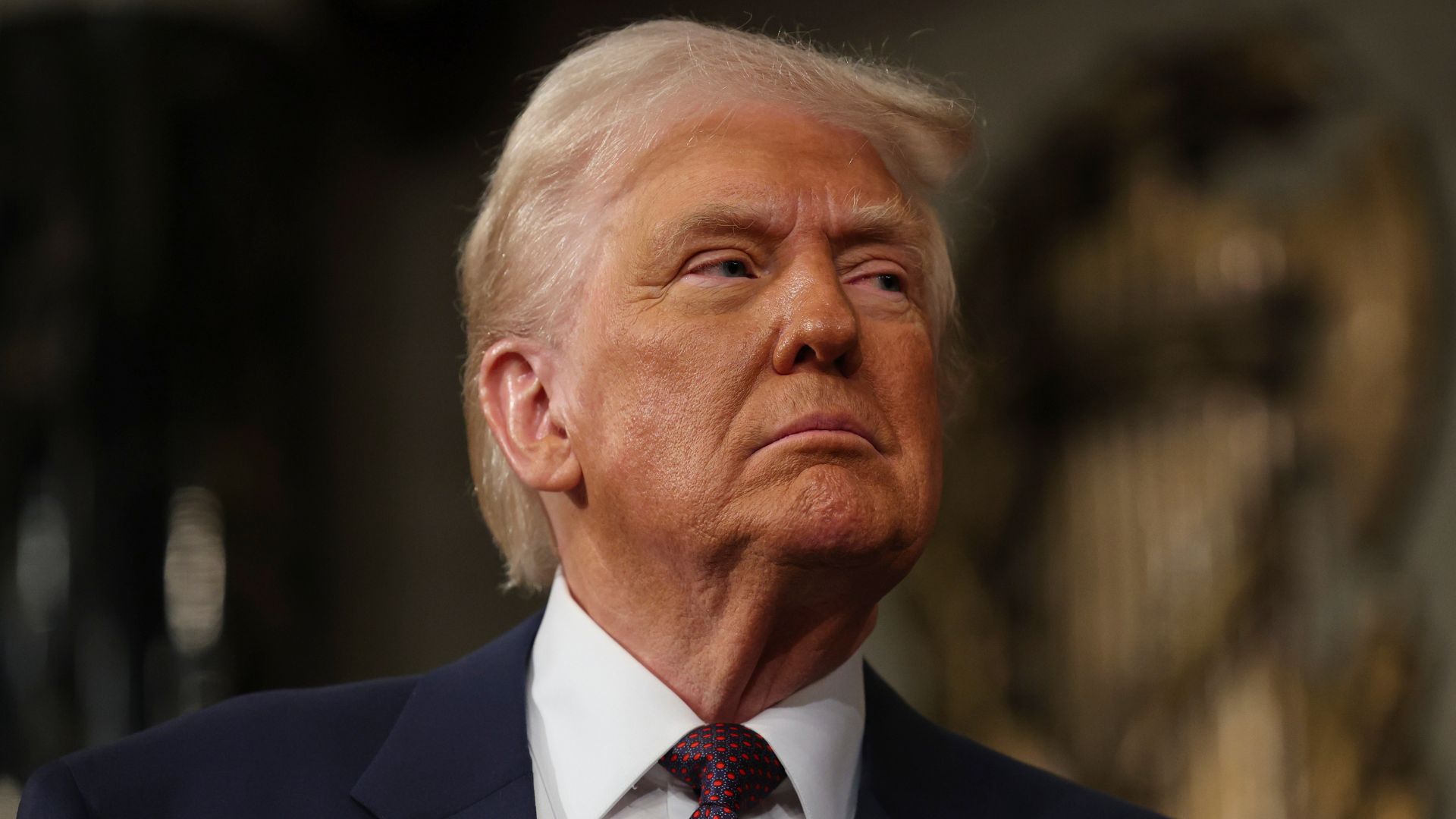 «No es mi firma», dice Trump sobre carta de cumpleaños de Epstein