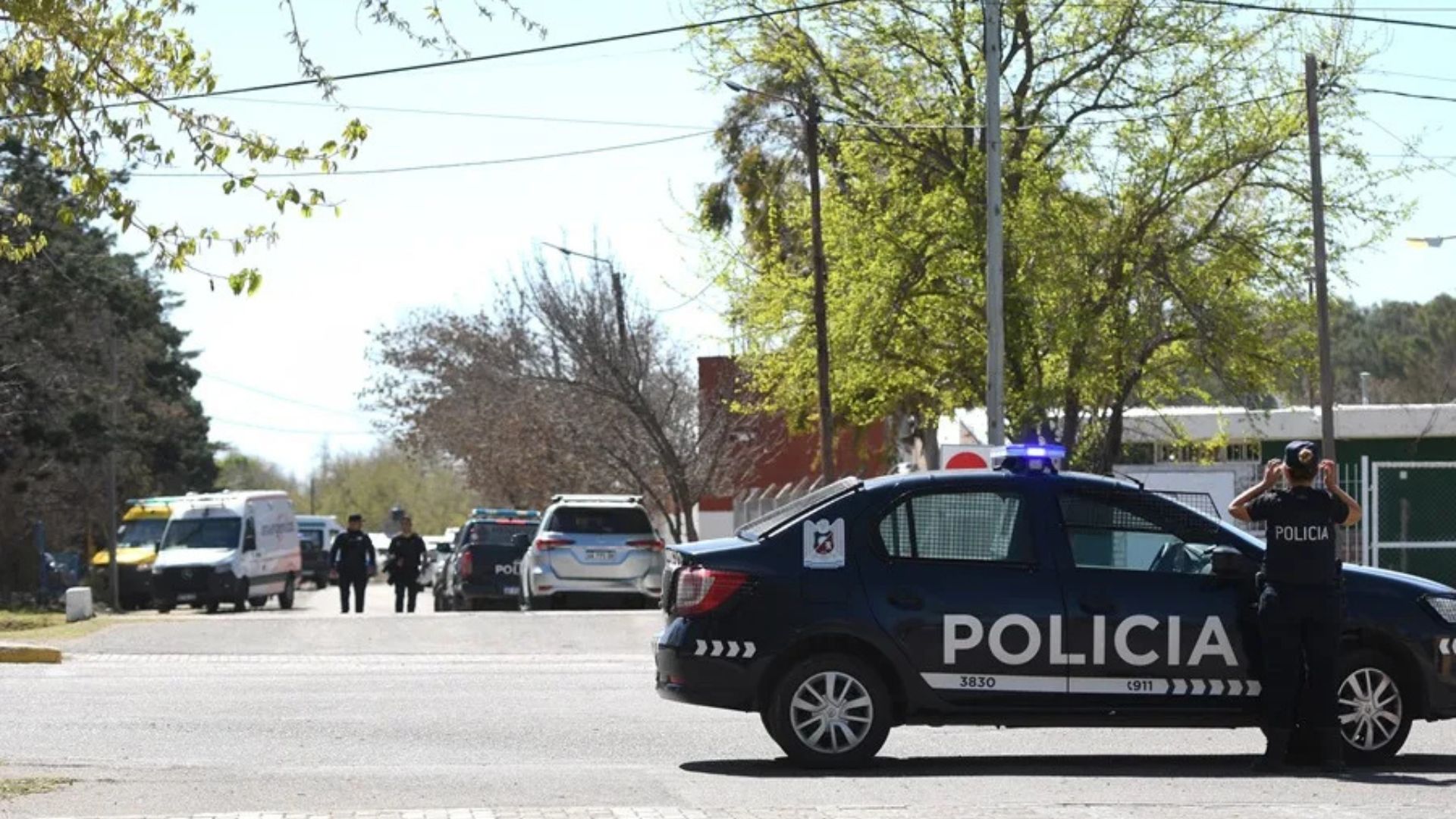 Adolescente en Argentina dispara con un arma y se atrinchera en un colegio de Mendoza