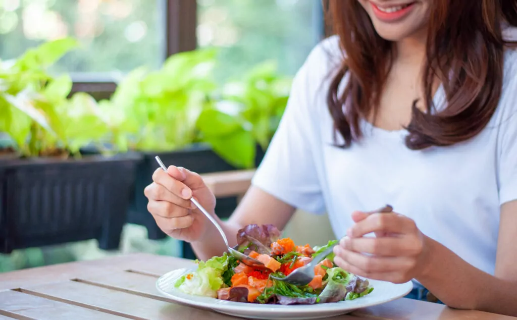 Comer saludable: un acto de autocuidado más allá de las dietas pasajeras