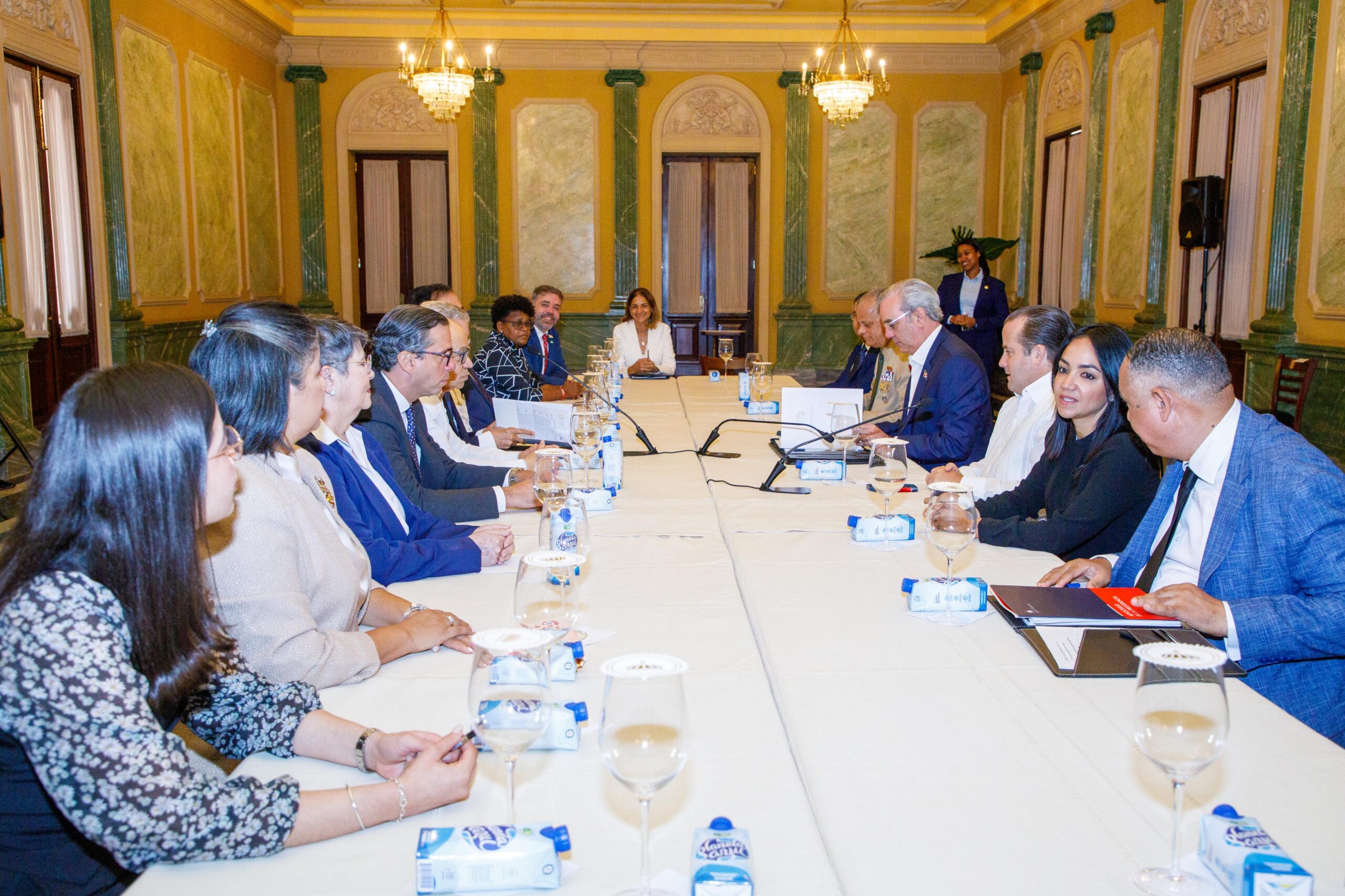 CES entrega informe final sobre crisis haitiana a Abinader