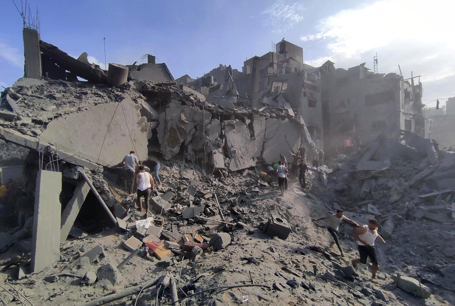 Israel bombardea torre en Ciudad de Gaza tras advertir con abrir las “puertas del infierno”