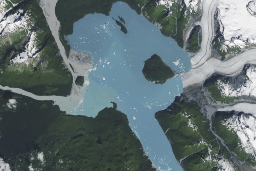 Retroceso del glaciar Alsek revela una nueva isla en el sureste de Alaska