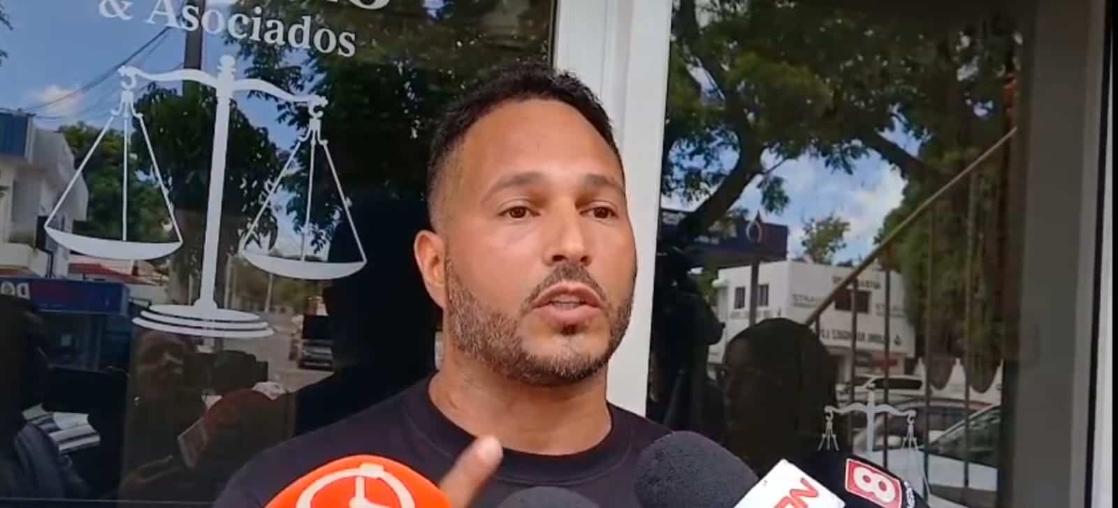 Caso de peluquero ultimado por policía en Santiago: familiares denuncian rapto de hermana e intimidación
