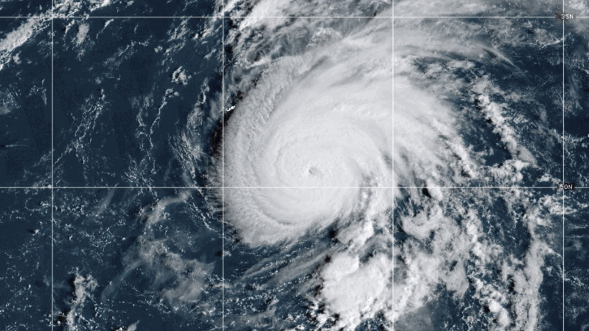 Gabrielle ya es un huracán categoría 4 con vientos sostenidos de 220 kilómetros por hora