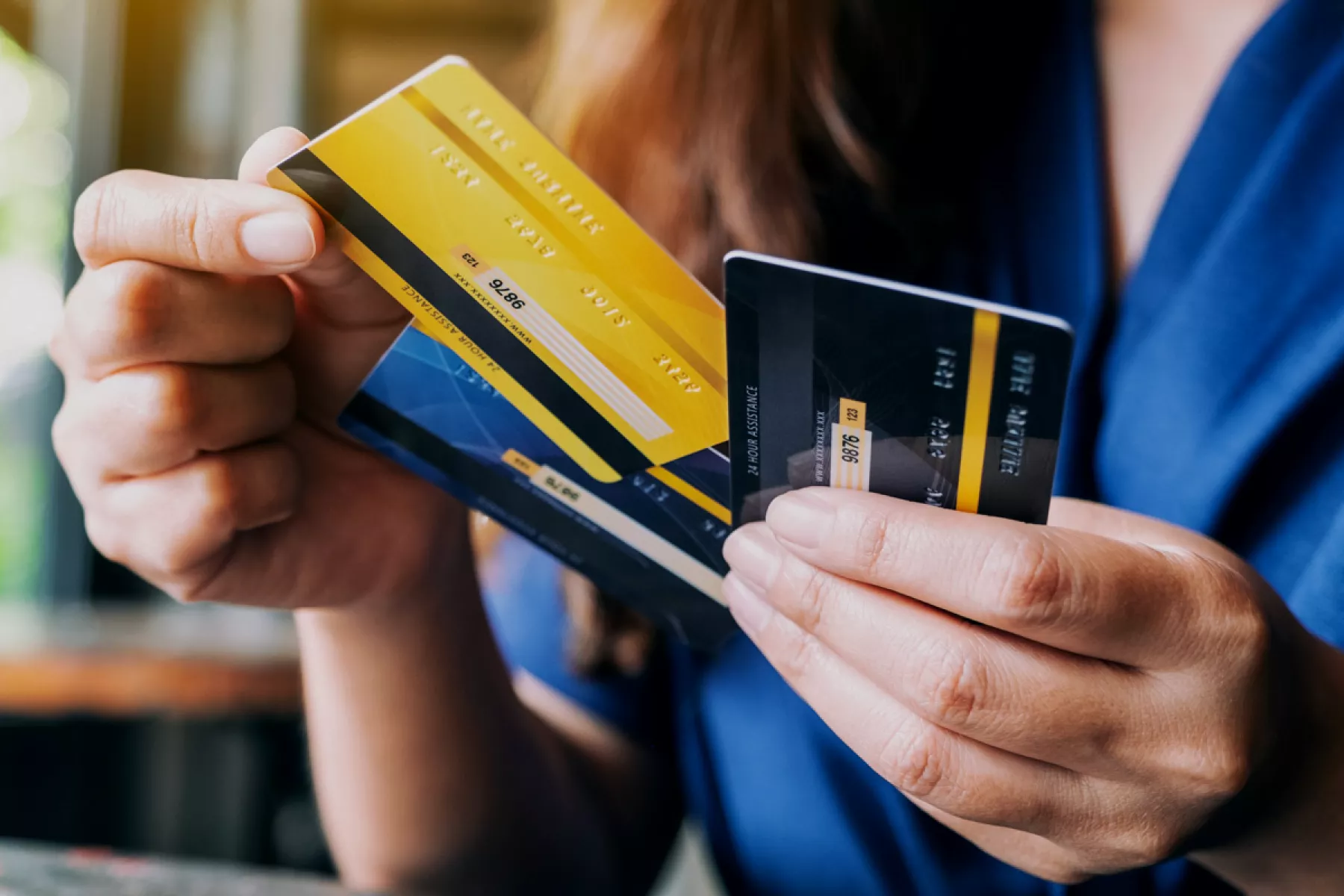 Más dominicanos se pasan a tarjetas de gama alta