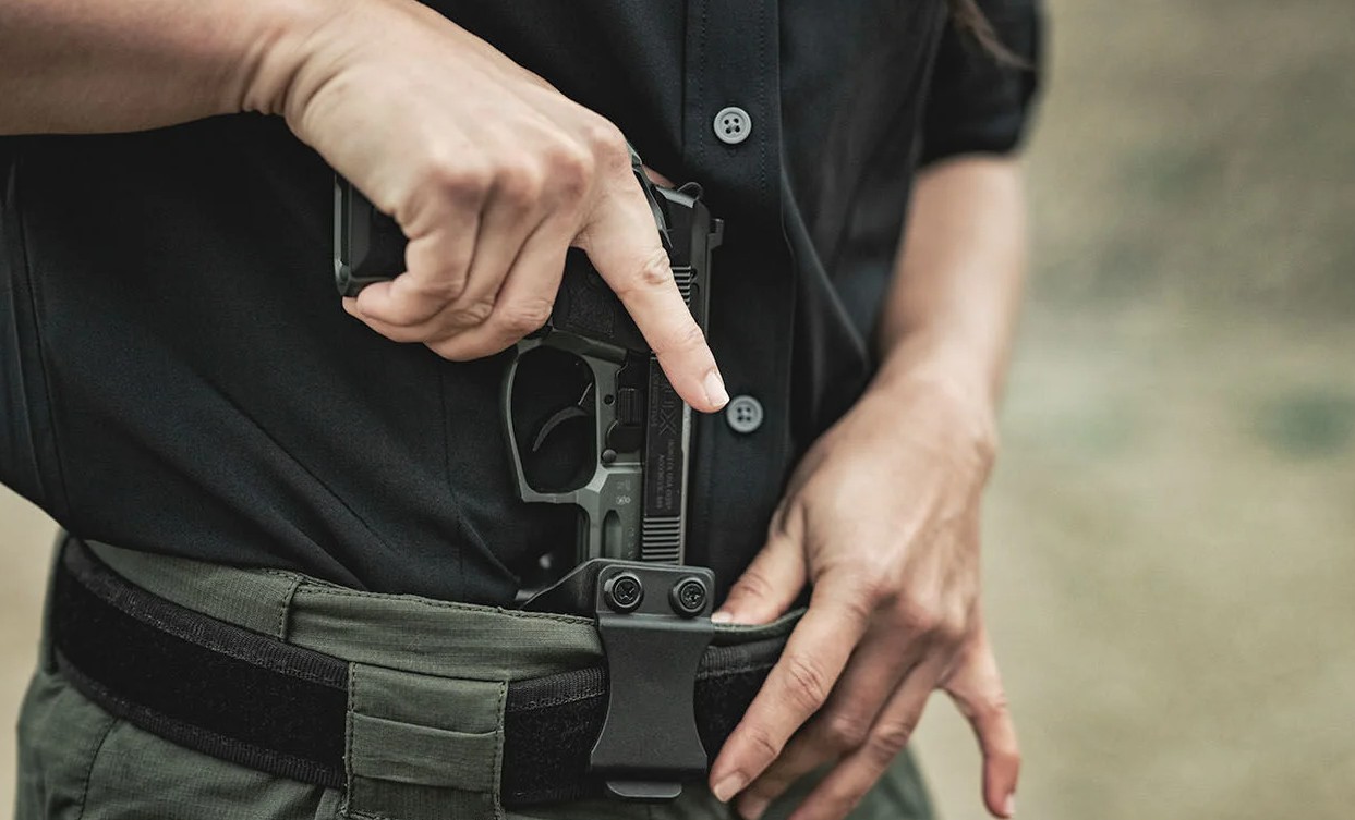 Las personas podrán exhibir sus pistolas en las calles de Florida desde este jueves