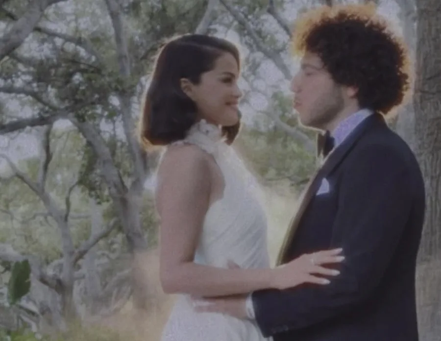Selena Gomez y Benny Blanco se casan en ceremonia privada tras más de un año de relación