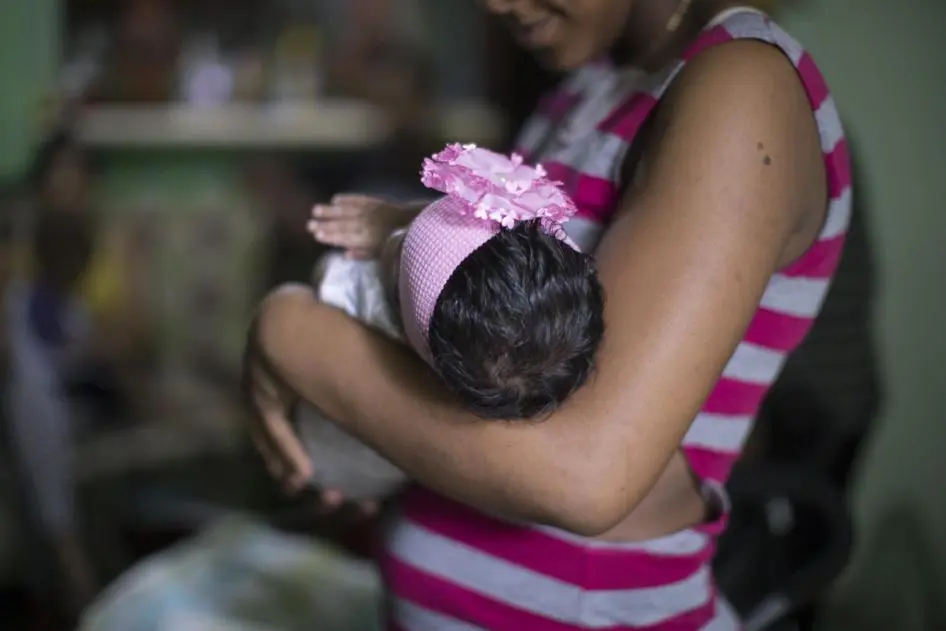 ¿Por qué baja la fecundidad en la frontera mientras persiste el embarazo adolescente?