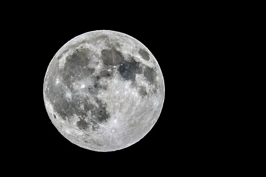 China confirma que prevé lograr un alunizaje tripulado antes de 2030