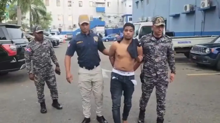 Tres meses de prisión preventiva para estudiante disparó contra seguridad de la UASD