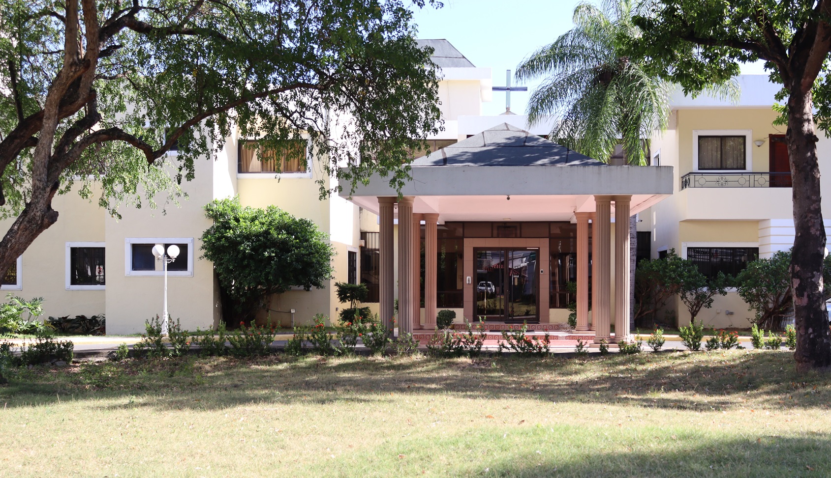 Obispo expresa solidaridad y llama a la oración por afectados del huracán Melissa