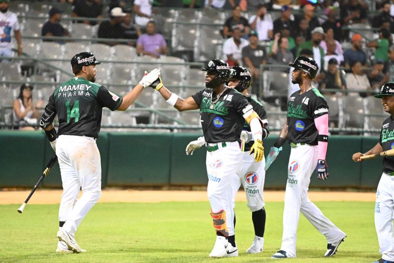 Rodolfo Castro da jonrón, produce 5 y las Estrellas superan a los Toros