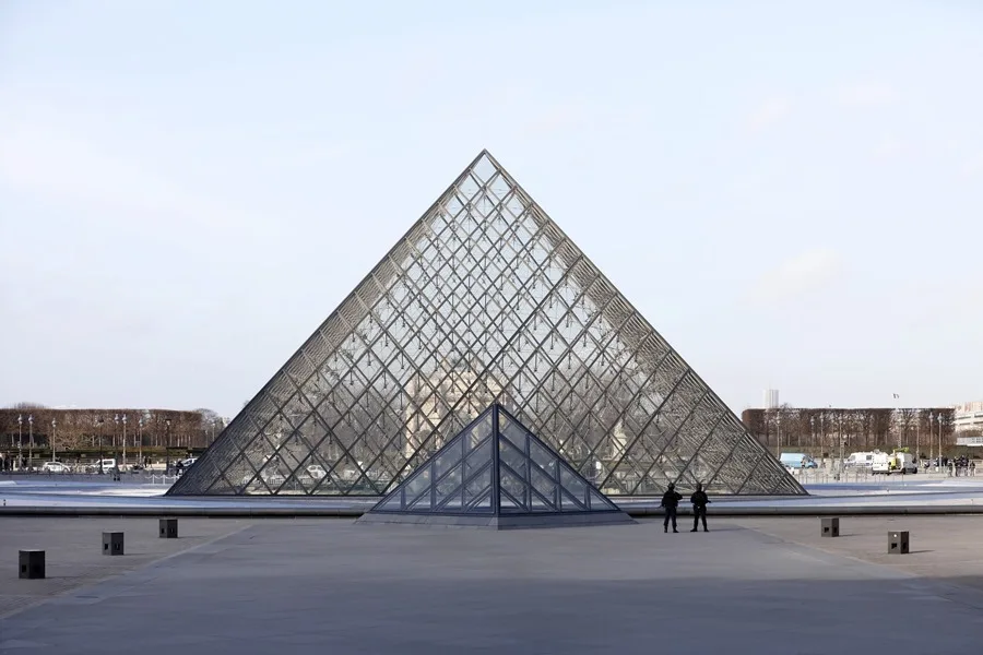 Roban una colección de joyas en el Louvre de un valor «incalculable»
