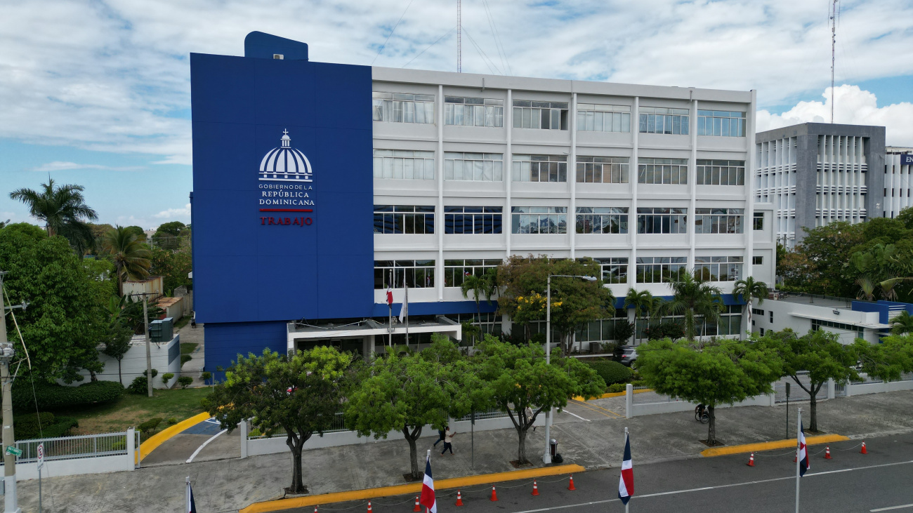 El Gobierno extiende suspensión de labores hasta el jueves en provincias bajo alerta roja por tormenta Melissa