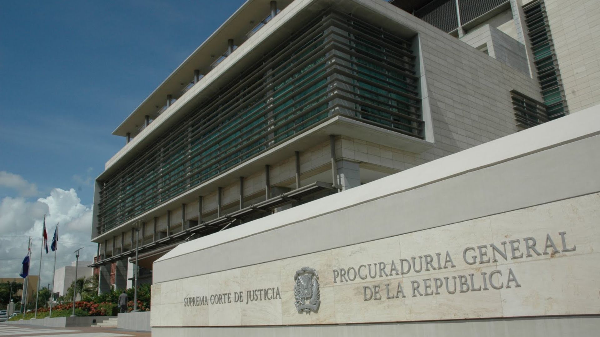 Arrestan a tres operaban punto de drogas en Santiago