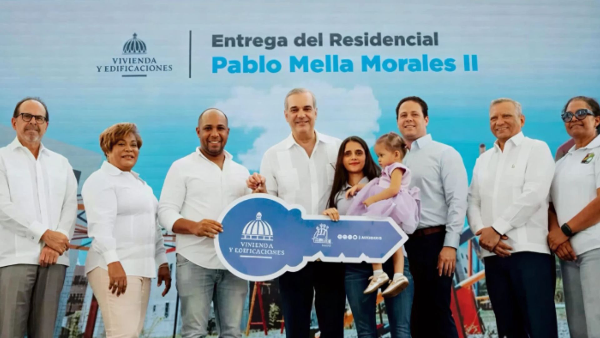 Presidente Abinader entrega 95 viviendas en Pedro Brand