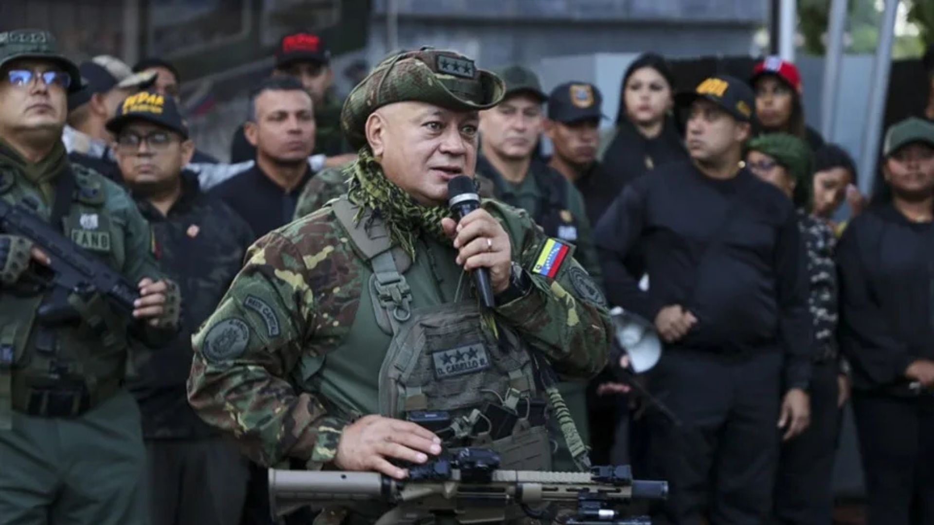 Diosdado Cabello dice que las armas «las tiene el pueblo» ante las «amenazas» de EE. UU.
