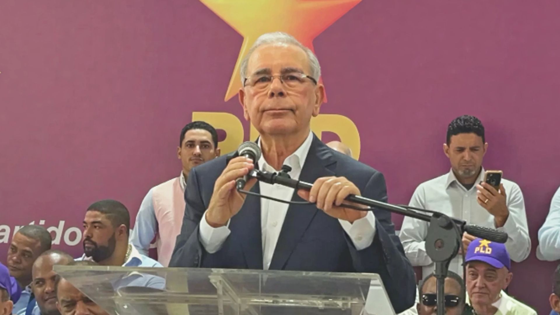 Danilo Medina advierte sobre deuda pública y llama al PLD a “arrebatar el poder con trabajo” en 2028